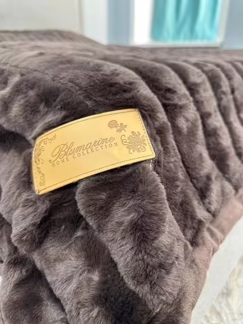 Меховые пушистые мягкие пледы с рисунком 3d в полоску кролик