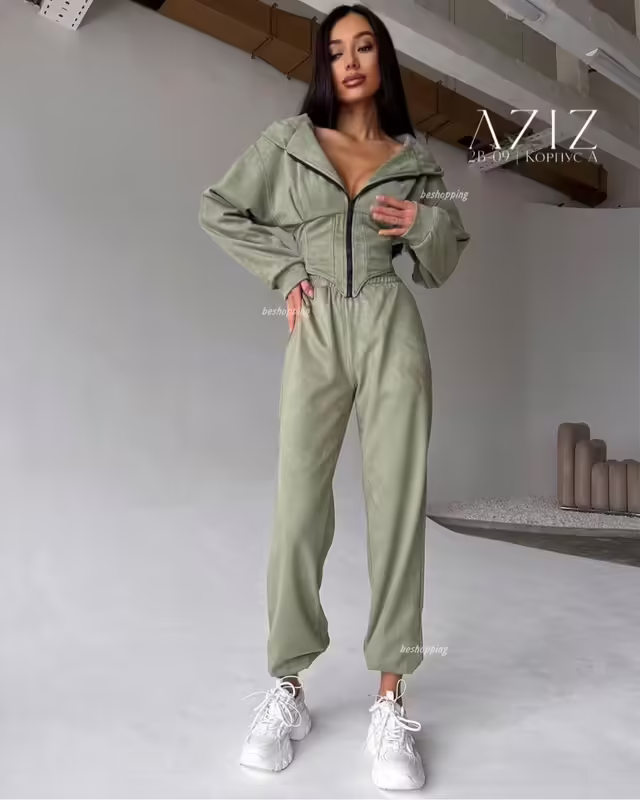 Крутые женские костюмы