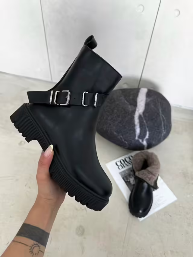 Женские ботинки