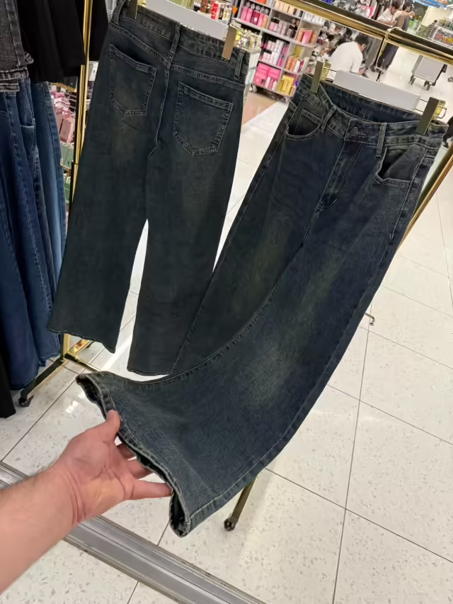 Женские джинсы