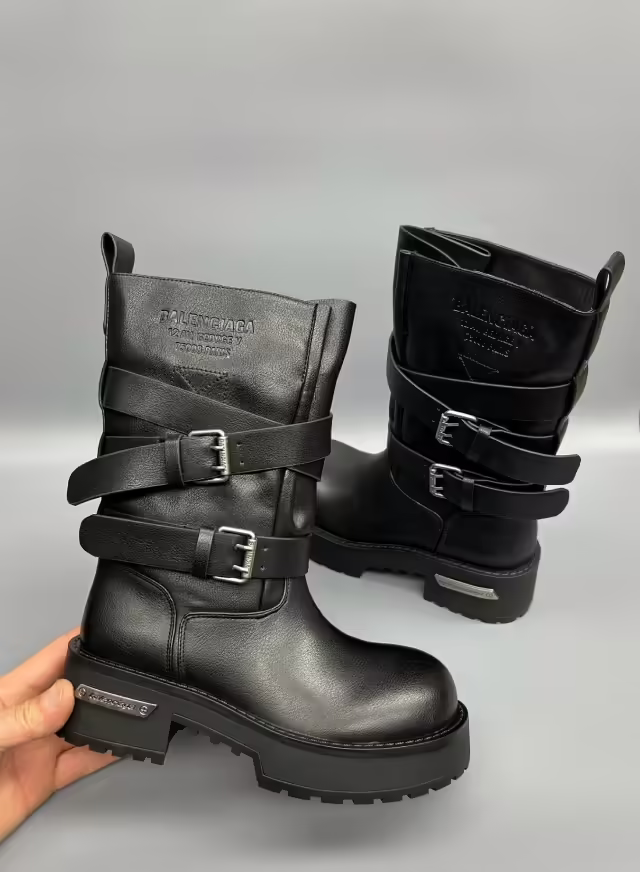 Женские ботинки