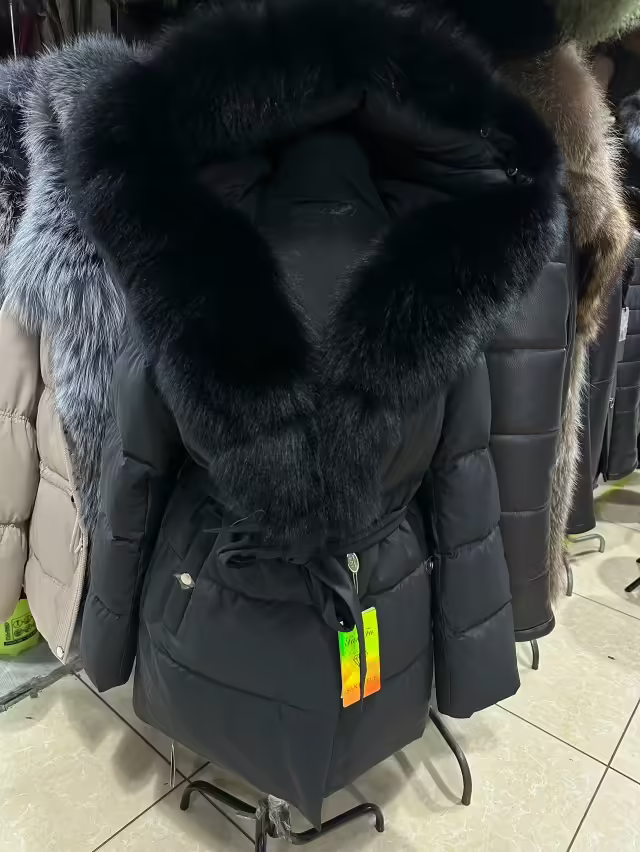 Зимние женские пуховики