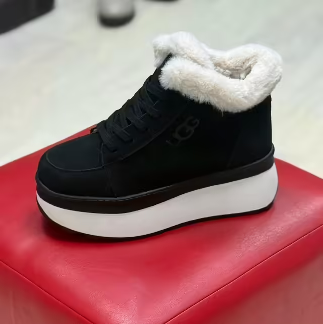 Женские кроссовки