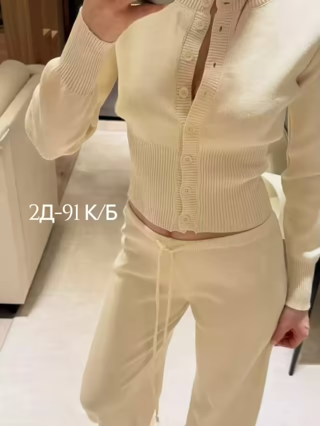 Красивые женские костюмы