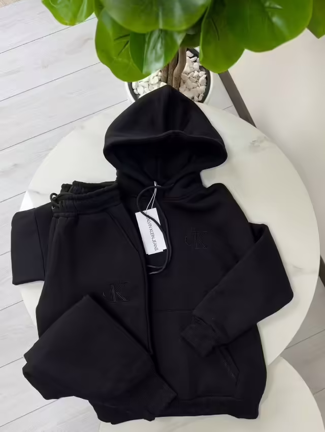 Невероятные спортивные женские костюмы
