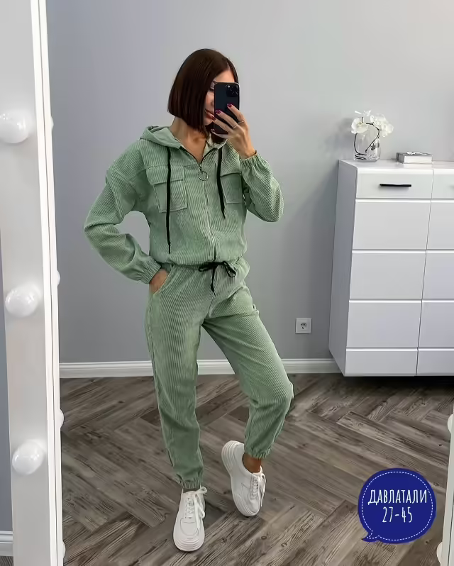 Женские костюмы