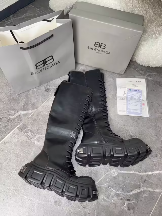 Женские сапоги