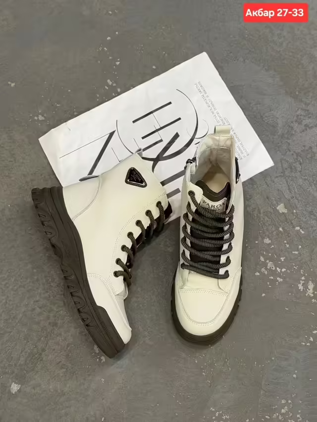 Женские ботинки
