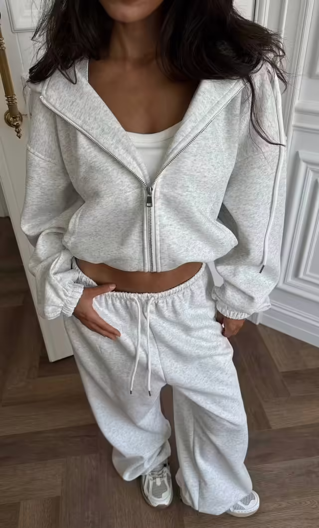 Базовые женские костюмы
