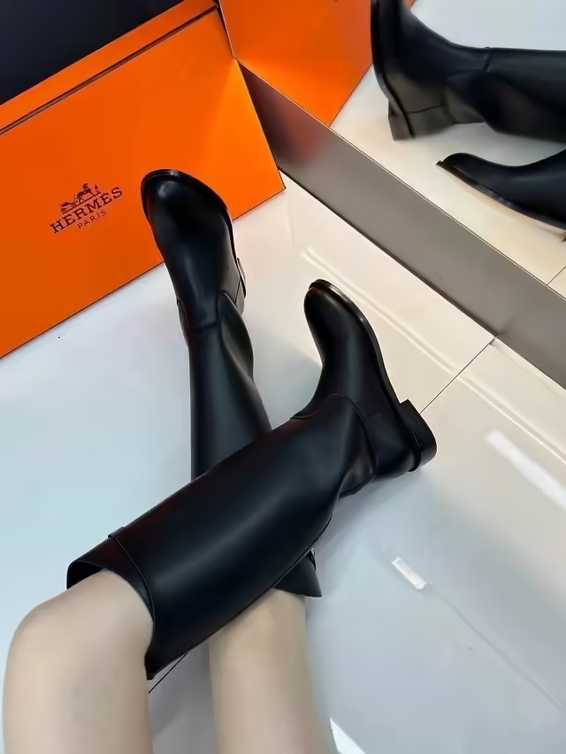 Женские ботинки