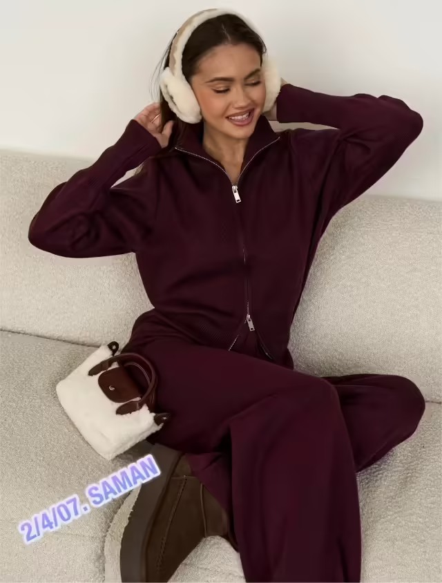 Женские костюмы