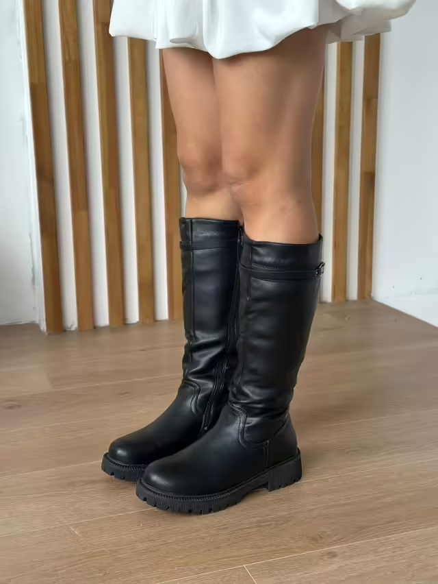 Зимние женские сапоги