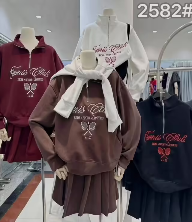 Женские костюмы