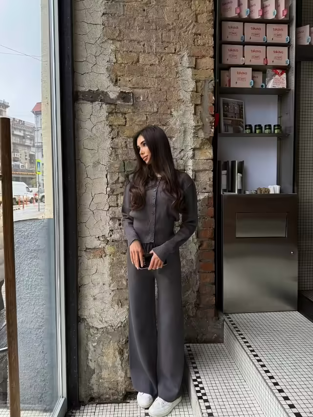 Базовые женские костюмы