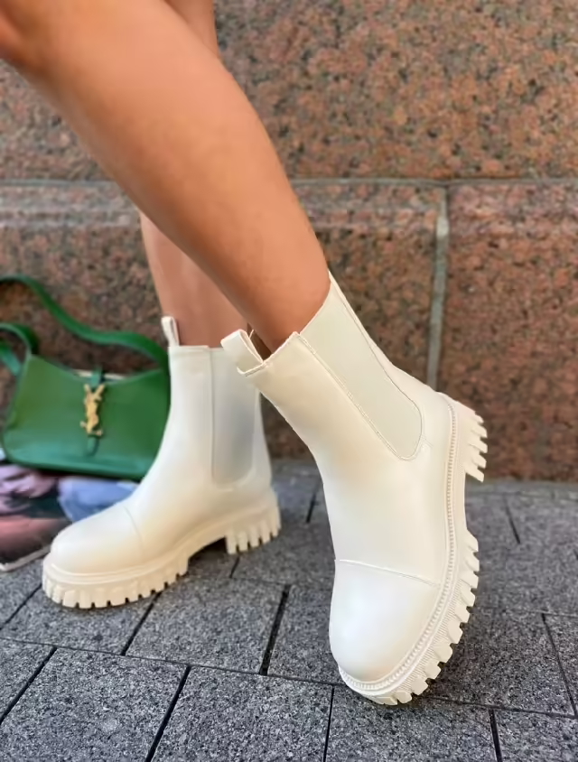 Женские ботинки
