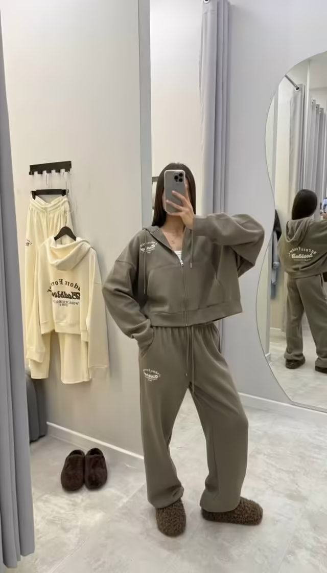 Женские костюмы