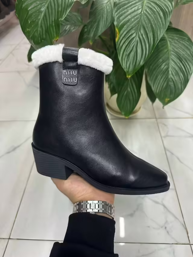 Женские ботинки
