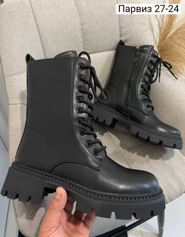 Женские ботинки