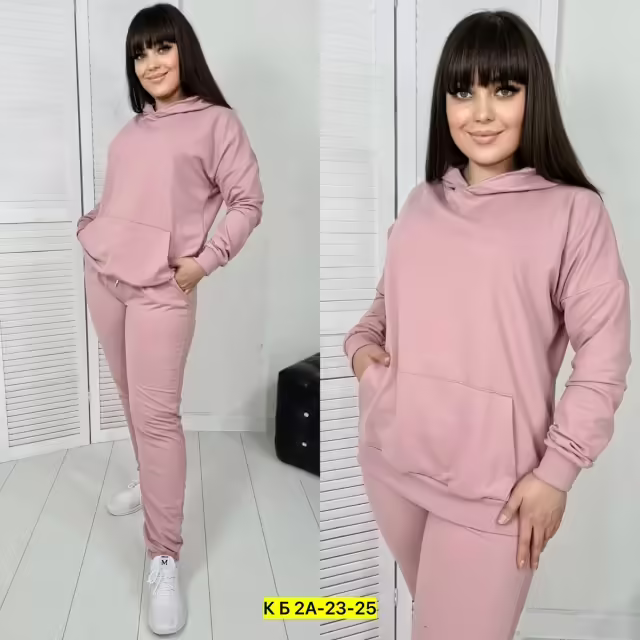 Спортивные женские костюмы