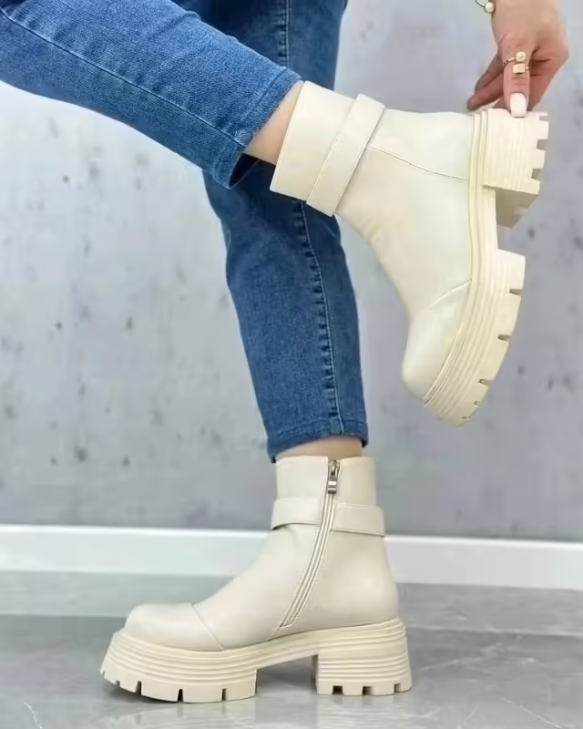 Женские ботинки