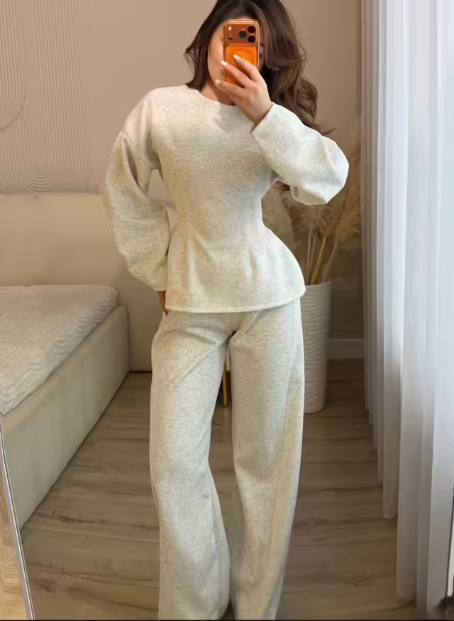 Спортивные элегантные женские костюмы двойки. фото 2