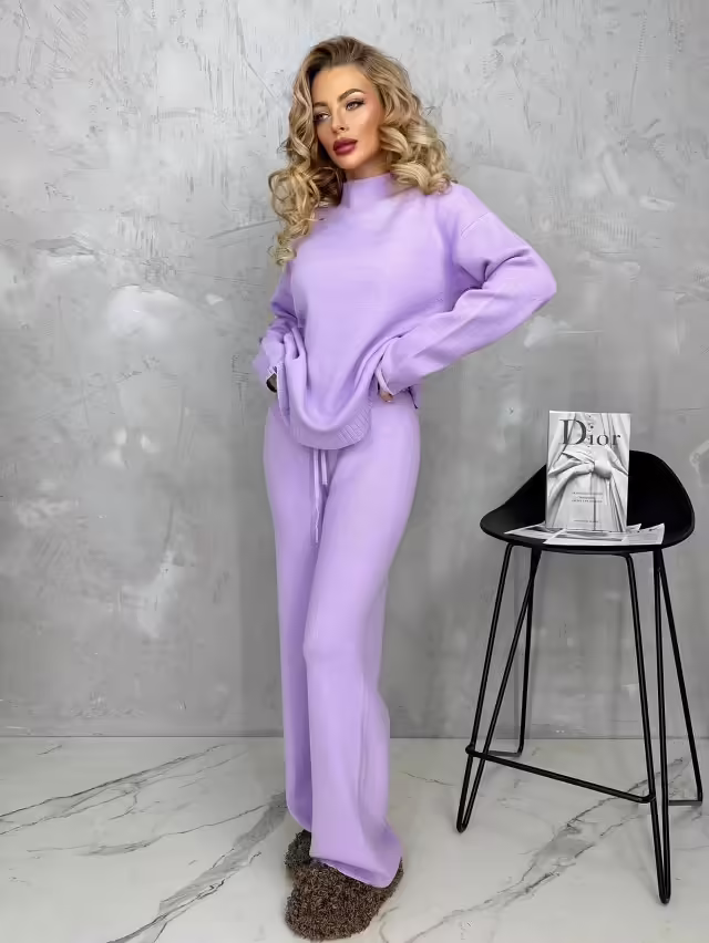 Уютные женские костюмы