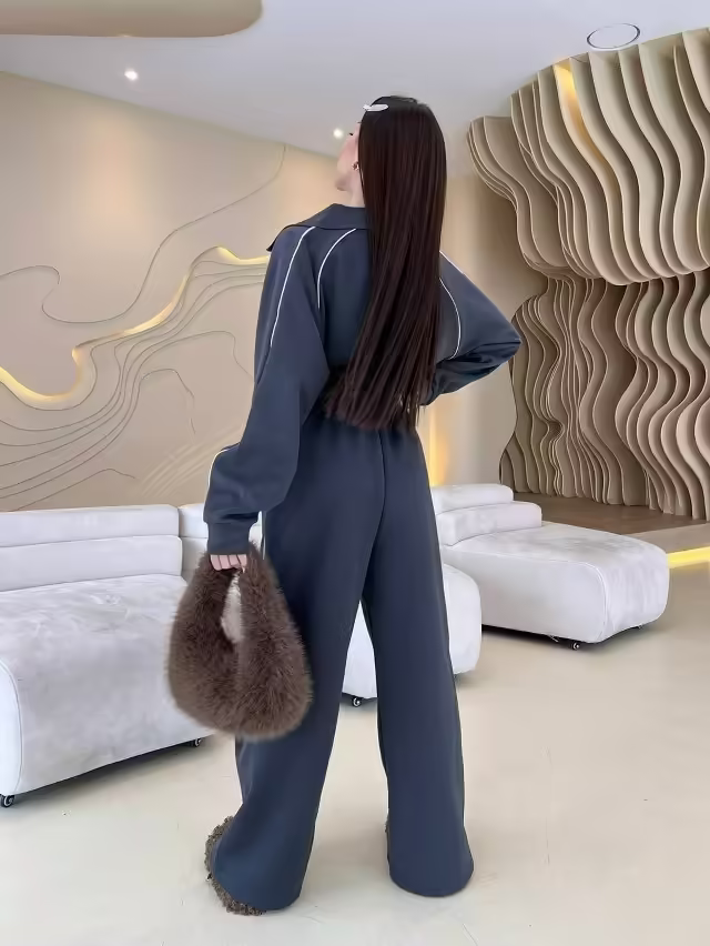 Спортивные женские костюмы