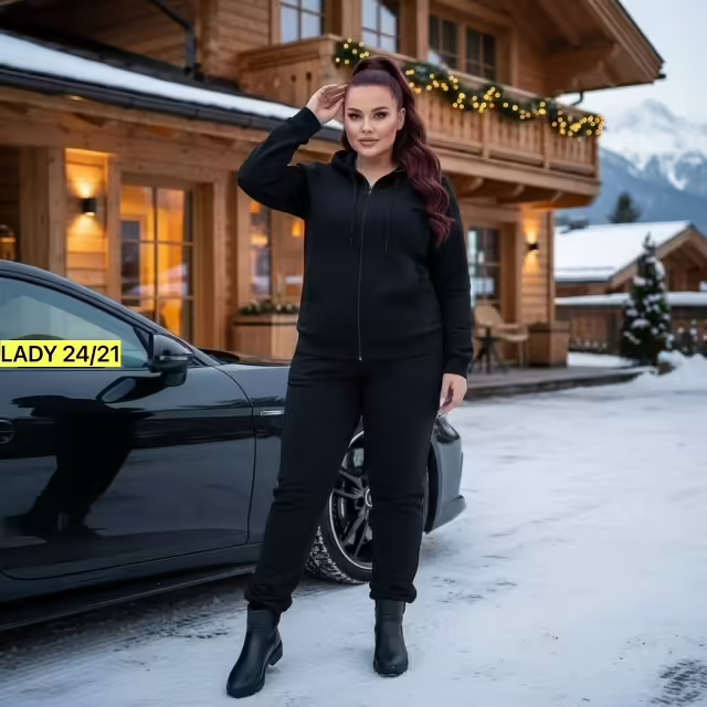 Спортивные женские костюмы
