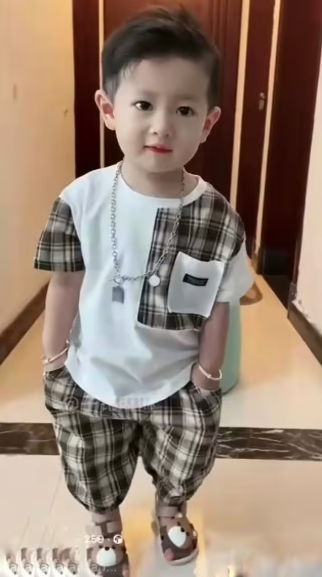 Детские костюмы