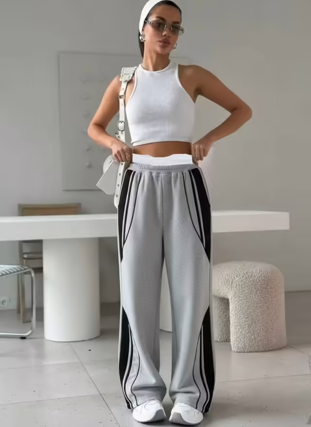 Спортивные стильные женские штаны. фото 2