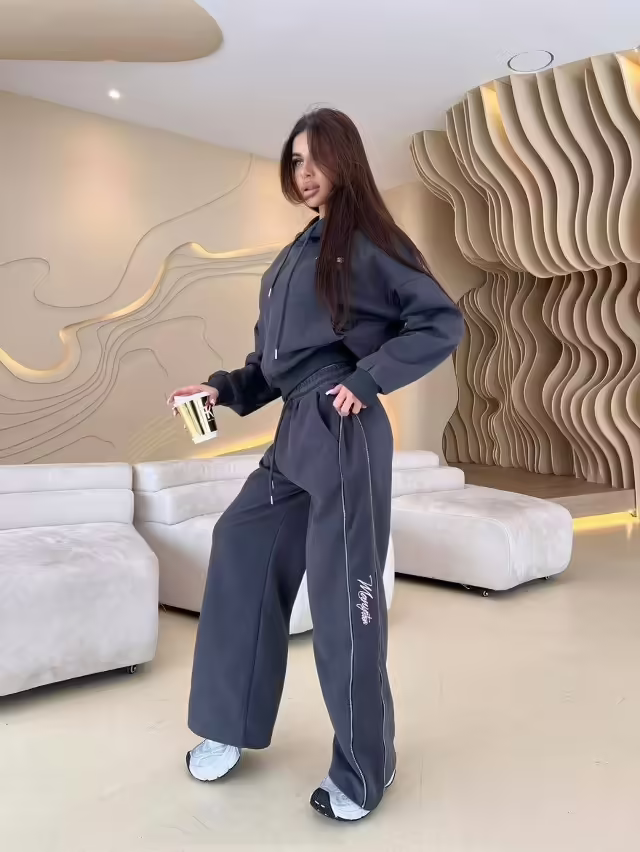 Спортивные женские костюмы. фото 3