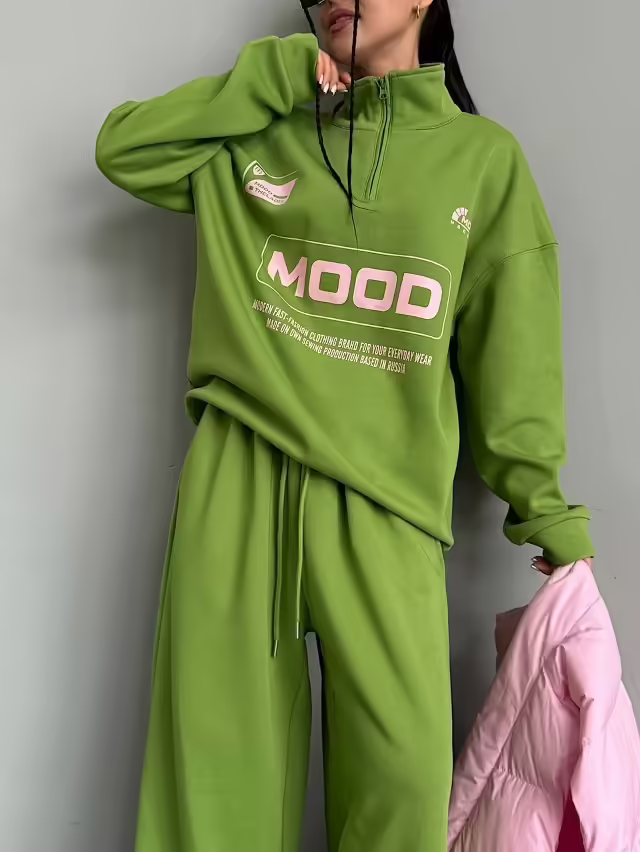 Спортивные женские костюмы