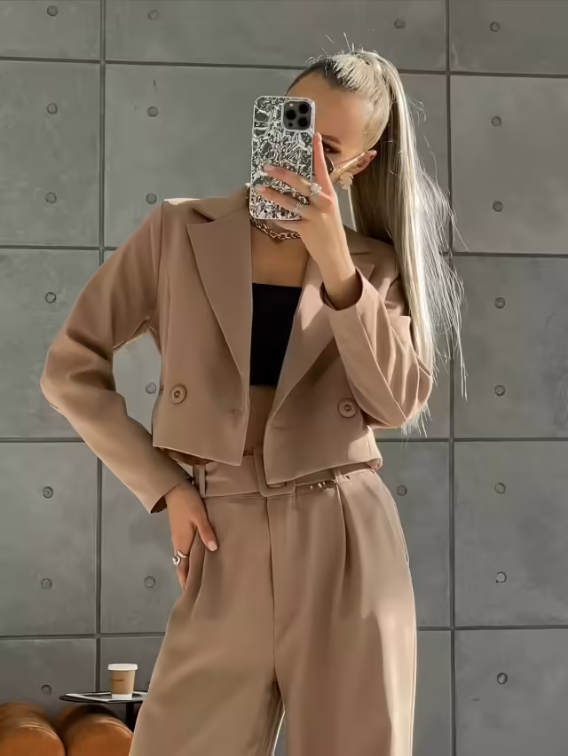 Женские костюмы. фото 3
