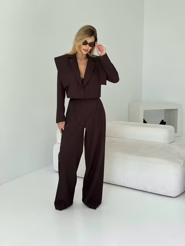 Трендовые женские костюмы палаццо
