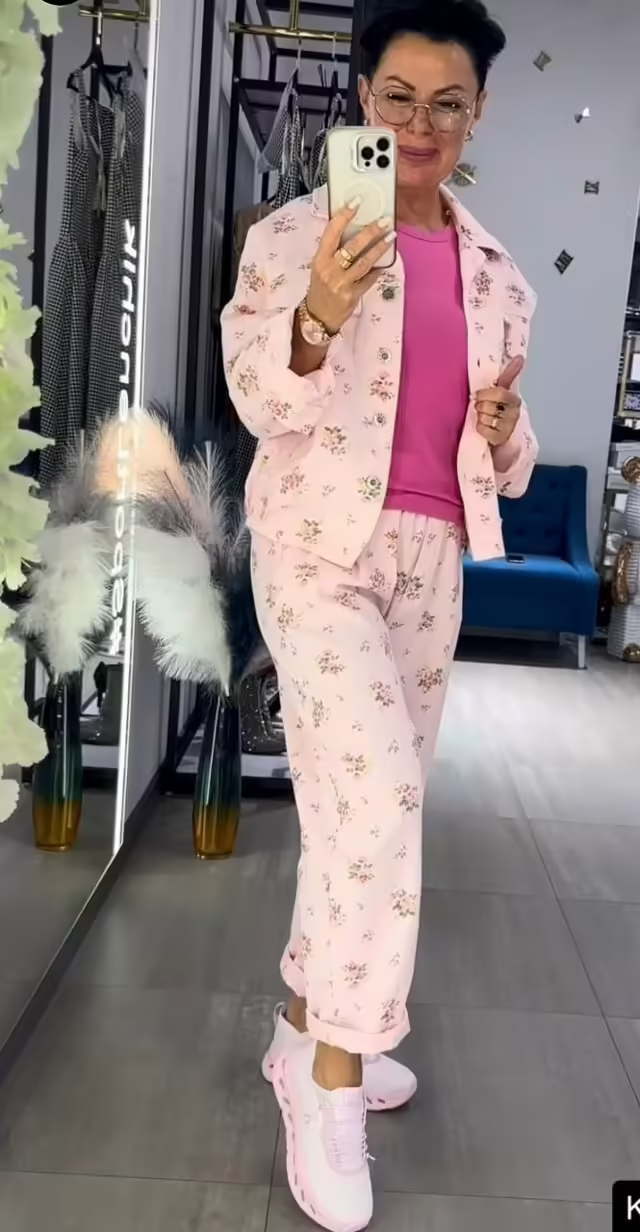 Женские костюмы