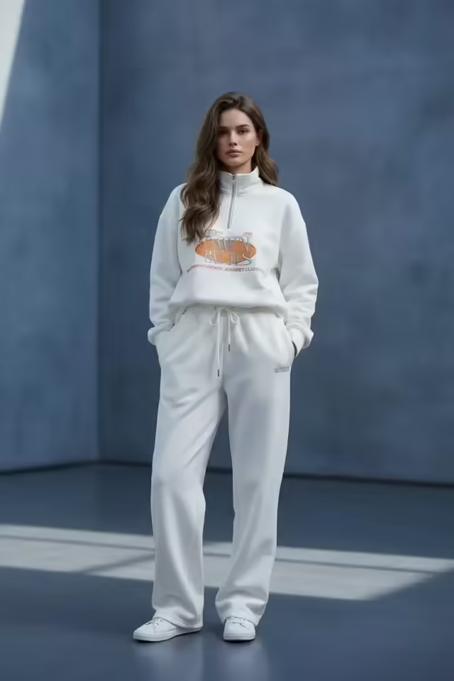 Спортивные женские костюмы