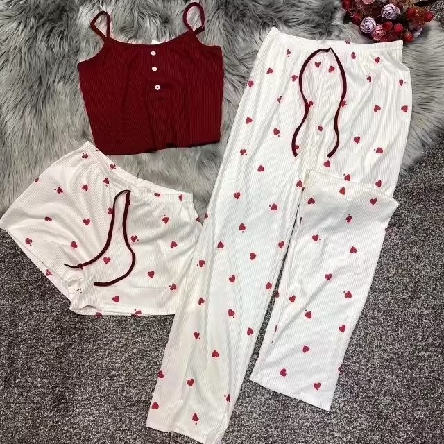 Женские костюмы тройки