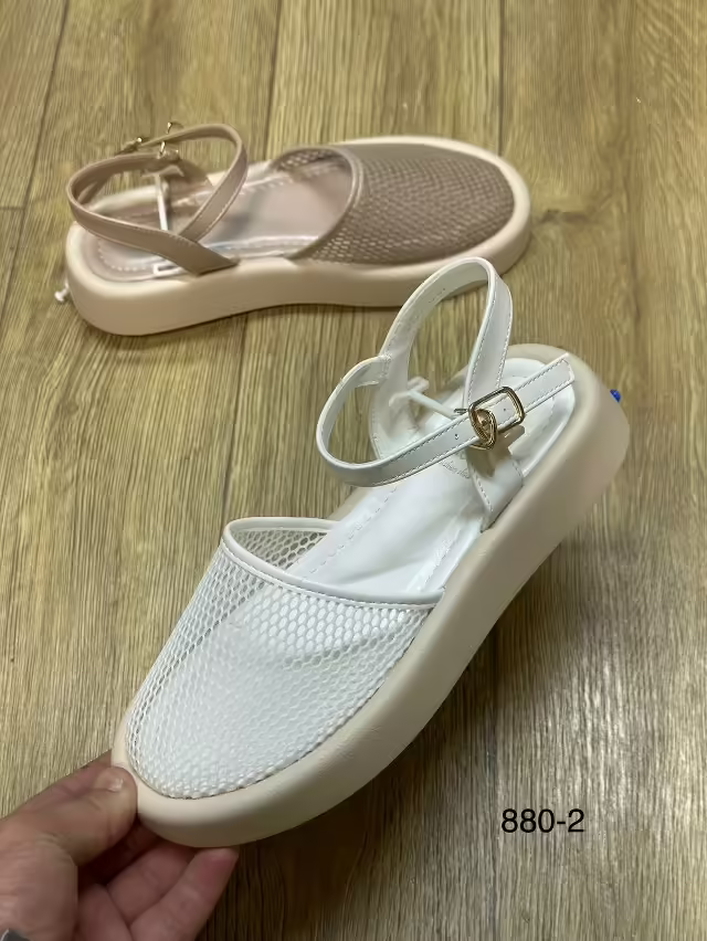 Женские тапочки