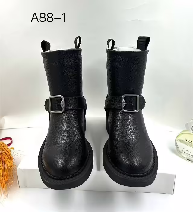 Женские сапоги