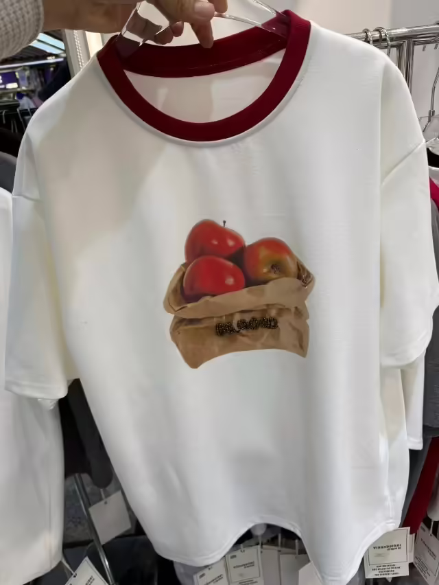 Повседневные женские футболки