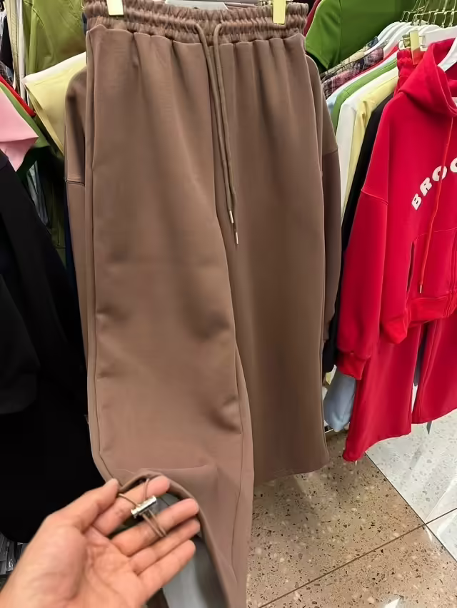 Трендовые женские костюмы