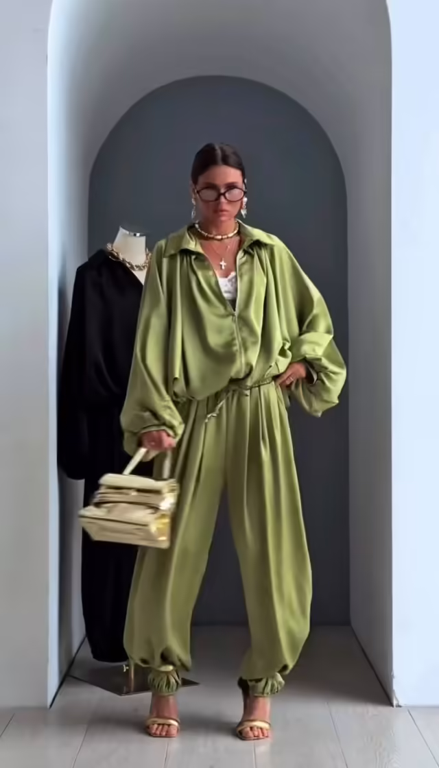 Женские костюмы