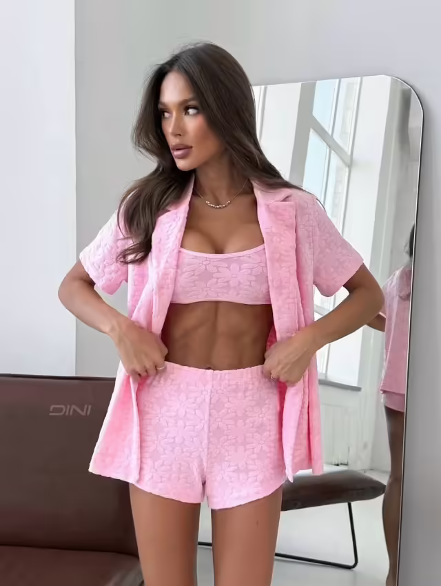 Уютные женские костюмы тройки