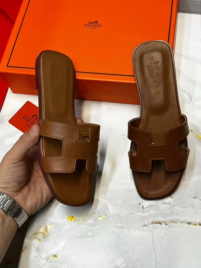 Женские тапочки