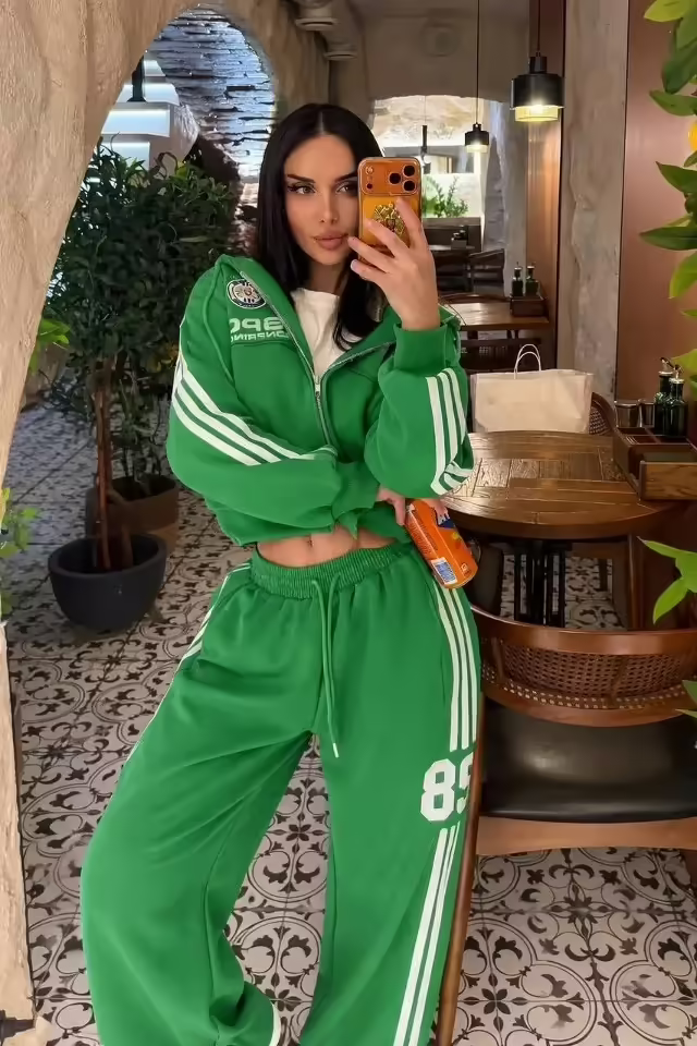 Женские костюмы