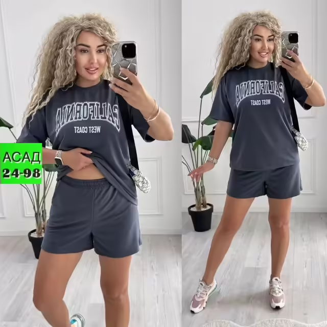 Спортивные женские костюмы