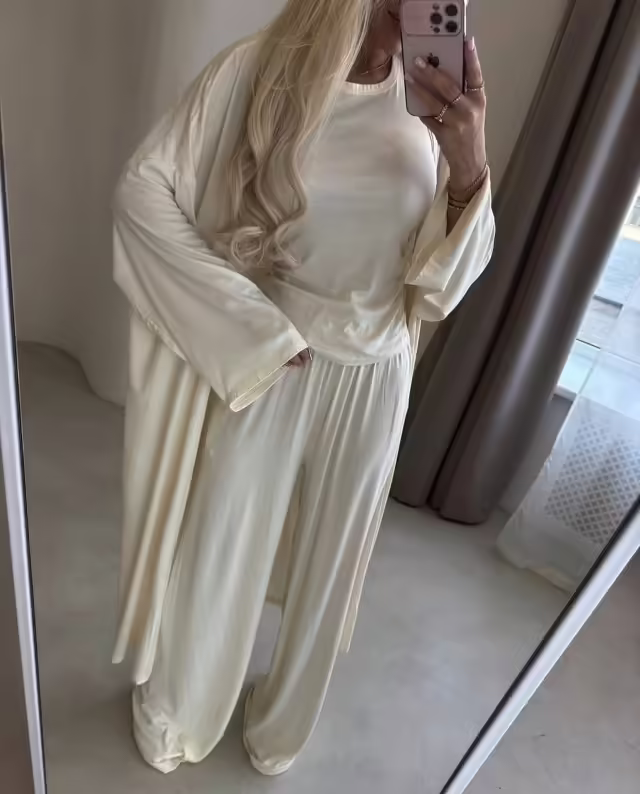 Стильные женские костюмы тройки