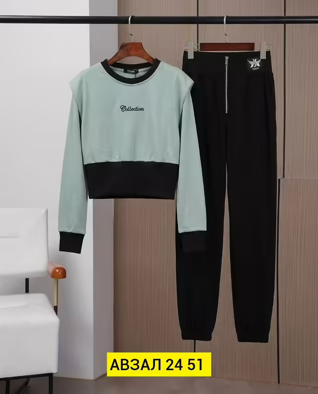 Женские костюмы