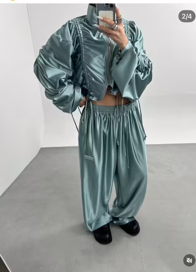 Изумительные женские костюмы
