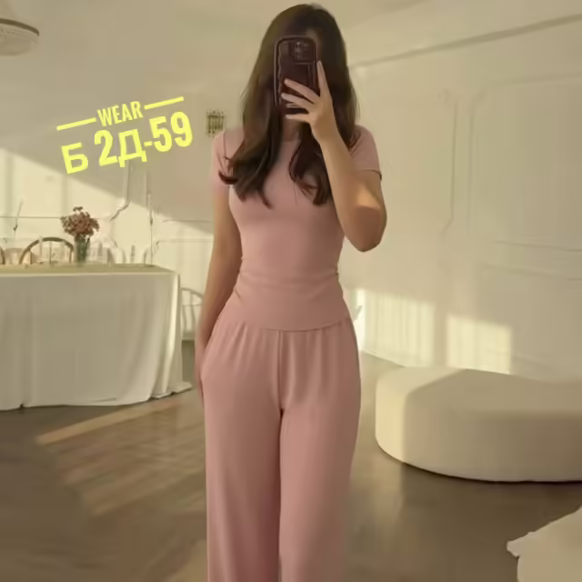 Спортивные женские костюмы